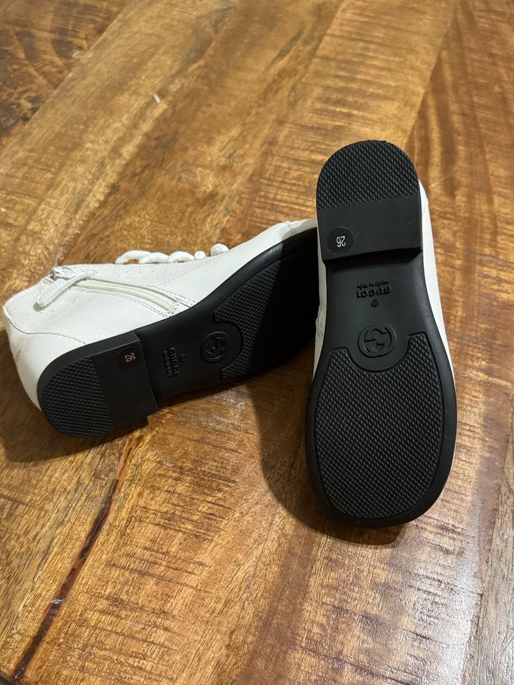 Gucci stylish white